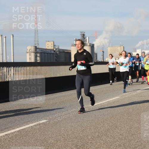 03.10.2025 - Köhlbrandbrückenlauf Lena Gebhardt http://msf.ph/oto/9139411 03.10.2025 09:57:09 Position 2 2758, 1813 meine-sportfotos.de