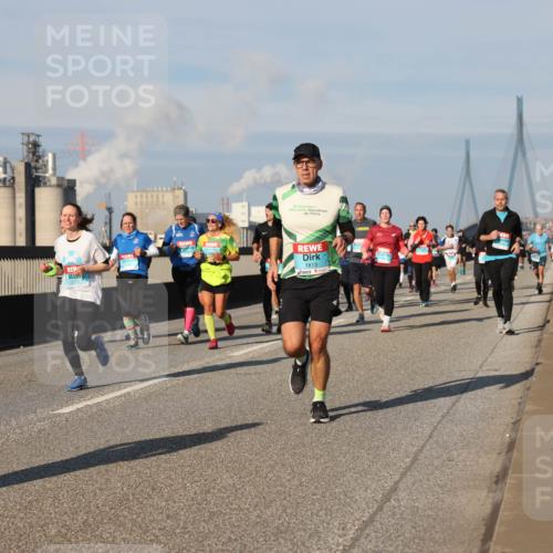 03.10.2025 - Köhlbrandbrückenlauf Lena Gebhardt http://msf.ph/oto/9139423 03.10.2025 09:57:10 Position 2 1813 meine-sportfotos.de