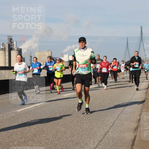 03.10.2025 - Köhlbrandbrückenlauf Lena Gebhardt http://msf.ph/oto/9139427 03.10.2025 09:57:10 Position 2 1813 meine-sportfotos.de