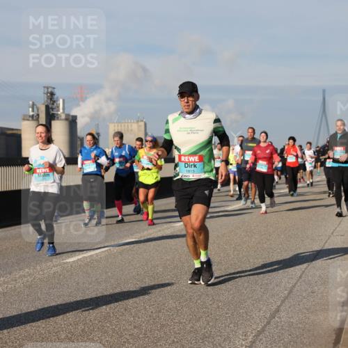 03.10.2025 - Köhlbrandbrückenlauf Lena Gebhardt http://msf.ph/oto/9139429 03.10.2025 09:57:10 Position 2 1813 meine-sportfotos.de
