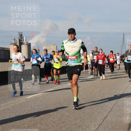 03.10.2025 - Köhlbrandbrückenlauf Lena Gebhardt http://msf.ph/oto/9139431 03.10.2025 09:57:10 Position 2 2276, 1813 meine-sportfotos.de