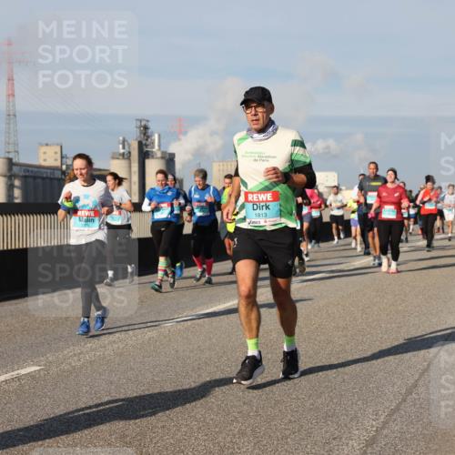 03.10.2025 - Köhlbrandbrückenlauf Lena Gebhardt http://msf.ph/oto/9139436 03.10.2025 09:57:11 Position 2 2276, 1813 meine-sportfotos.de