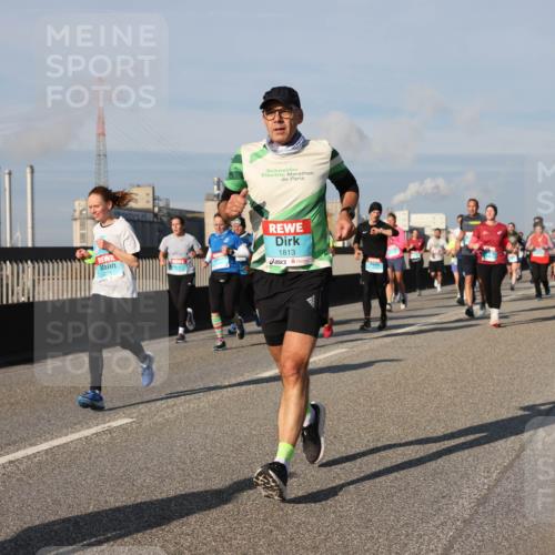 03.10.2025 - Köhlbrandbrückenlauf Lena Gebhardt http://msf.ph/oto/9139450 03.10.2025 09:57:11 Position 2 1813 meine-sportfotos.de