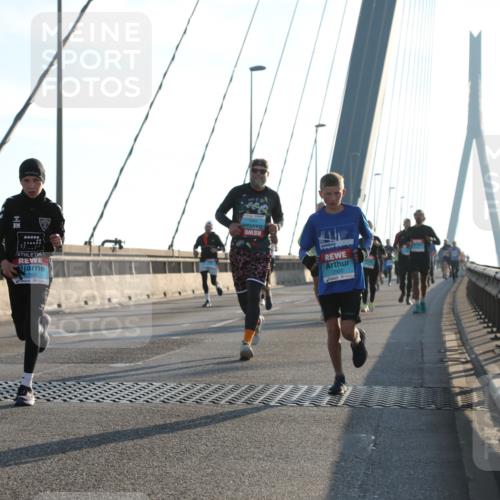 03.10.2025 - Köhlbrandbrückenlauf Yannick Fuchs http://msf.ph/oto/9139452 03.10.2025 08:23:58 Position 2 00000, 2760, 2920 meine-sportfotos.de