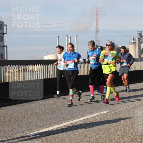 03.10.2025 - Köhlbrandbrückenlauf Lena Gebhardt http://msf.ph/oto/9139474 03.10.2025 09:57:13 Position 2 879 meine-sportfotos.de