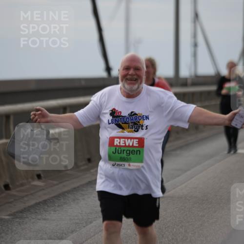 03.10.2025 - Köhlbrandbrückenlauf Jannik Wohlers http://msf.ph/oto/9139477 03.10.2025 16:10:06 Position 1 8538, 7, 94 meine-sportfotos.de