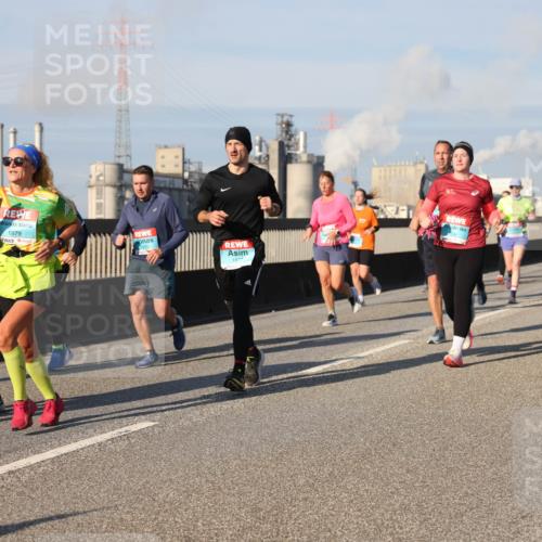 03.10.2025 - Köhlbrandbrückenlauf Lena Gebhardt http://msf.ph/oto/9139485 03.10.2025 09:57:13 Position 2 2206, 1879, 2778 meine-sportfotos.de