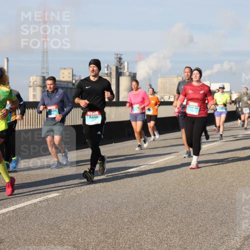 03.10.2025 - Köhlbrandbrückenlauf Lena Gebhardt http://msf.ph/oto/9139488 03.10.2025 09:57:13 Position 2 1879, 2206, 2778 meine-sportfotos.de