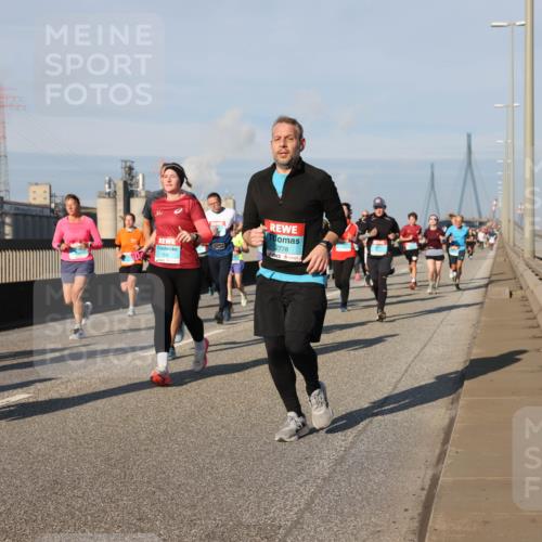 03.10.2025 - Köhlbrandbrückenlauf Lena Gebhardt http://msf.ph/oto/9139512 03.10.2025 09:57:14 Position 2  meine-sportfotos.de