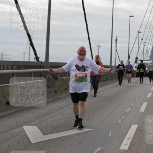 03.10.2025 - Köhlbrandbrückenlauf Jannik Wohlers http://msf.ph/oto/9139518 03.10.2025 16:10:07 Position 1 8538 meine-sportfotos.de