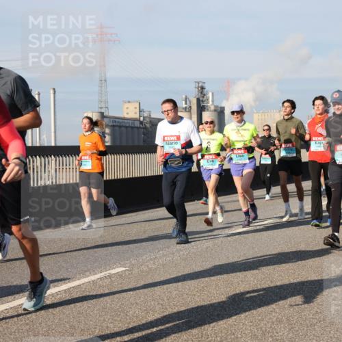 03.10.2025 - Köhlbrandbrückenlauf Lena Gebhardt http://msf.ph/oto/9139539 03.10.2025 09:57:16 Position 2  meine-sportfotos.de