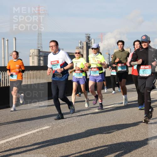 03.10.2025 - Köhlbrandbrückenlauf Lena Gebhardt http://msf.ph/oto/9139548 03.10.2025 09:57:16 Position 2  meine-sportfotos.de