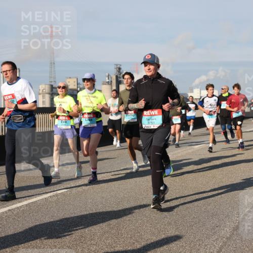03.10.2025 - Köhlbrandbrückenlauf Lena Gebhardt http://msf.ph/oto/9139557 03.10.2025 09:57:17 Position 2  meine-sportfotos.de