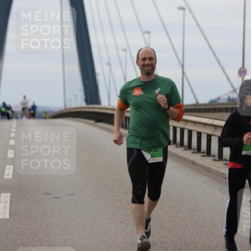03.10.2025 - Köhlbrandbrückenlauf Jannik Wohlers http://msf.ph/oto/9139558 03.10.2025 16:10:14 Position 1 777, 51, 30, 8024 meine-sportfotos.de