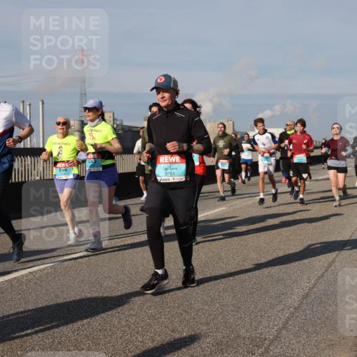 03.10.2025 - Köhlbrandbrückenlauf Lena Gebhardt http://msf.ph/oto/9139560 03.10.2025 09:57:17 Position 2  meine-sportfotos.de
