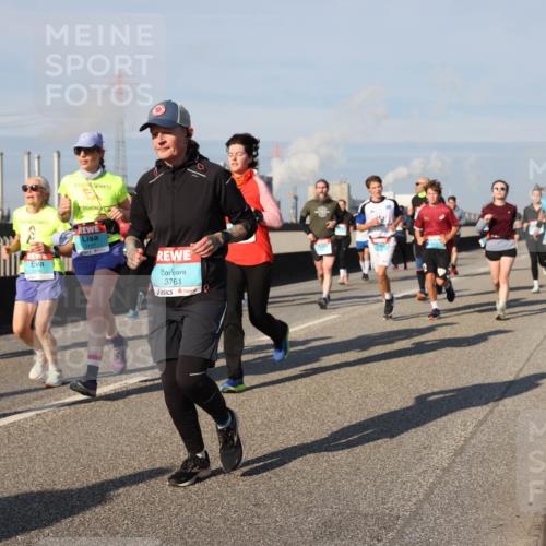 03.10.2025 - Köhlbrandbrückenlauf Lena Gebhardt http://msf.ph/oto/9139563 03.10.2025 09:57:18 Position 2  meine-sportfotos.de