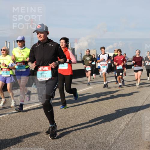 03.10.2025 - Köhlbrandbrückenlauf Lena Gebhardt http://msf.ph/oto/9139565 03.10.2025 09:57:18 Position 2 3107, 3761 meine-sportfotos.de