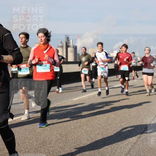03.10.2025 - Köhlbrandbrückenlauf Lena Gebhardt http://msf.ph/oto/9139573 03.10.2025 09:57:18 Position 2  meine-sportfotos.de