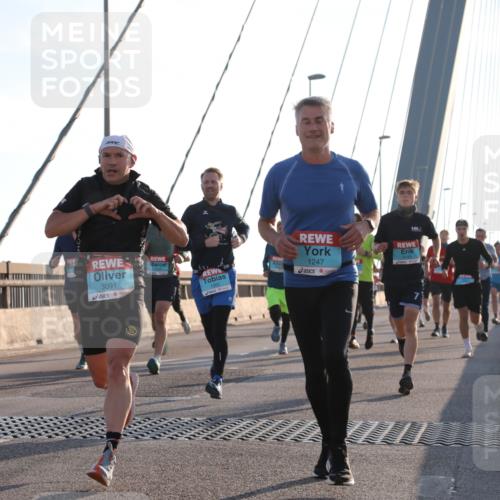 03.10.2025 - Köhlbrandbrückenlauf Yannick Fuchs http://msf.ph/oto/9139594 03.10.2025 08:24:08 Position 2 3091, 1262, 1247 meine-sportfotos.de