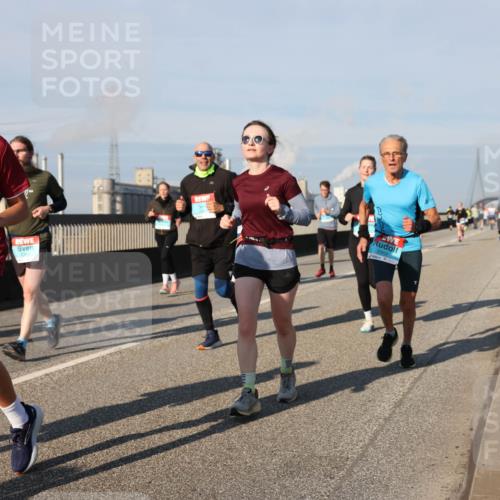 03.10.2025 - Köhlbrandbrückenlauf Lena Gebhardt http://msf.ph/oto/9139615 03.10.2025 09:57:21 Position 2 3727 meine-sportfotos.de