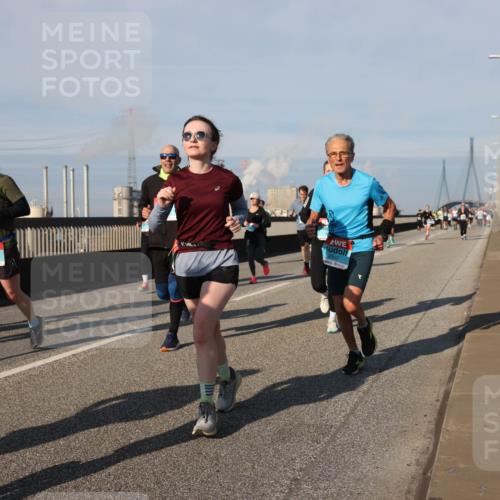 03.10.2025 - Köhlbrandbrückenlauf Lena Gebhardt http://msf.ph/oto/9139624 03.10.2025 09:57:21 Position 2 1390, 2902 meine-sportfotos.de