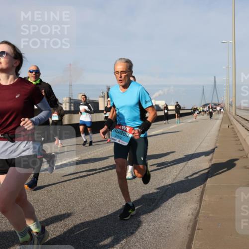 03.10.2025 - Köhlbrandbrückenlauf Lena Gebhardt http://msf.ph/oto/9139635 03.10.2025 09:57:22 Position 2 2902, 6000 meine-sportfotos.de