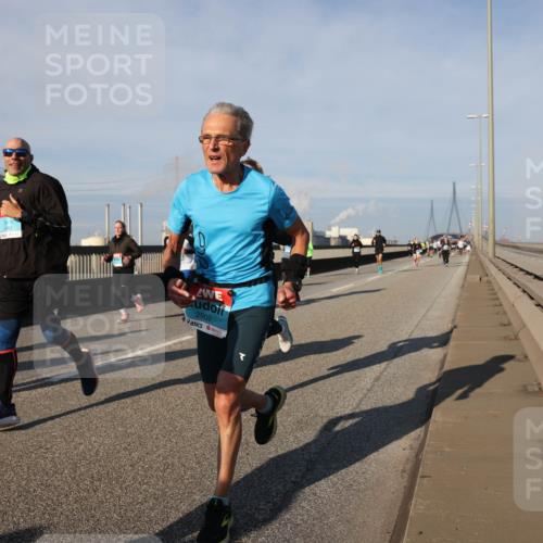 03.10.2025 - Köhlbrandbrückenlauf Lena Gebhardt http://msf.ph/oto/9139642 03.10.2025 09:57:22 Position 2 2902 meine-sportfotos.de