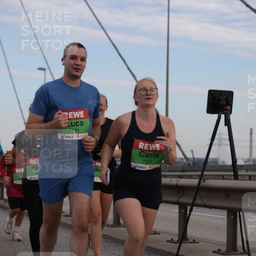 03.10.2025 - Köhlbrandbrückenlauf Jannik Wohlers http://msf.ph/oto/9139658 03.10.2025 15:31:30 Position 1 7711, 7801, 70, 76 meine-sportfotos.de