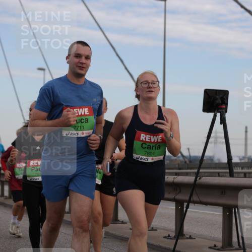 03.10.2025 - Köhlbrandbrückenlauf Jannik Wohlers http://msf.ph/oto/9139661 03.10.2025 15:31:30 Position 1 767, 7711, 7801, 1111 meine-sportfotos.de