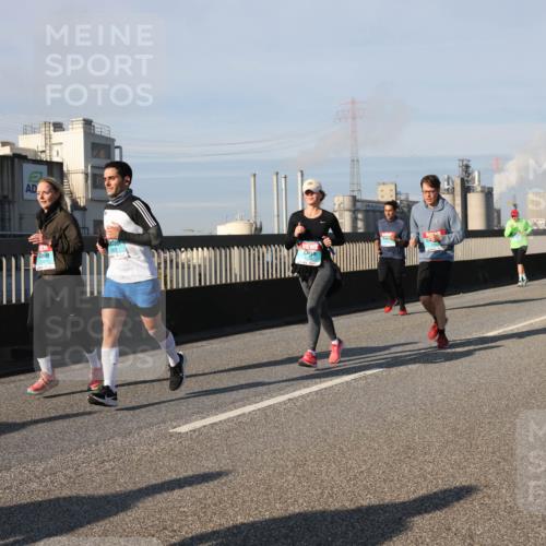 03.10.2025 - Köhlbrandbrückenlauf Lena Gebhardt http://msf.ph/oto/9139663 03.10.2025 09:57:23 Position 2  meine-sportfotos.de