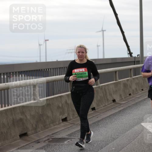 03.10.2025 - Köhlbrandbrückenlauf Jannik Wohlers http://msf.ph/oto/9139664 03.10.2025 16:10:17 Position 1 5310, 7705, 9343, 8723 meine-sportfotos.de