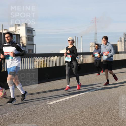 03.10.2025 - Köhlbrandbrückenlauf Lena Gebhardt http://msf.ph/oto/9139666 03.10.2025 09:57:24 Position 2  meine-sportfotos.de