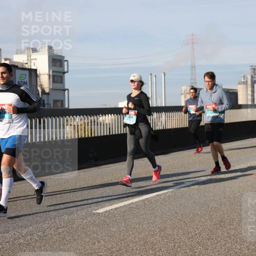 03.10.2025 - Köhlbrandbrückenlauf Lena Gebhardt http://msf.ph/oto/9139669 03.10.2025 09:57:24 Position 2 3191, 1820 meine-sportfotos.de