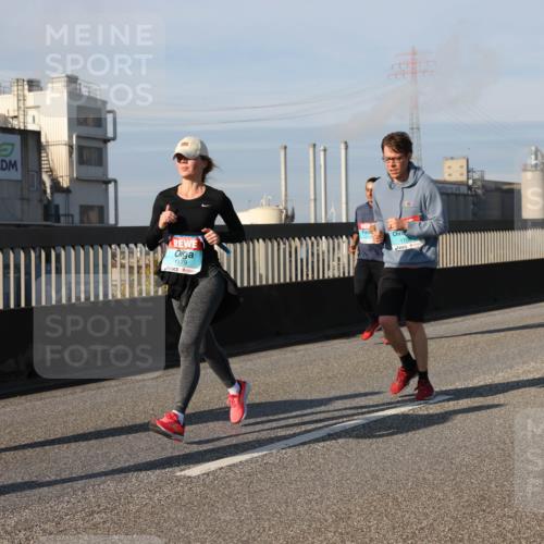 03.10.2025 - Köhlbrandbrückenlauf Lena Gebhardt http://msf.ph/oto/9139673 03.10.2025 09:57:24 Position 2 1179 meine-sportfotos.de