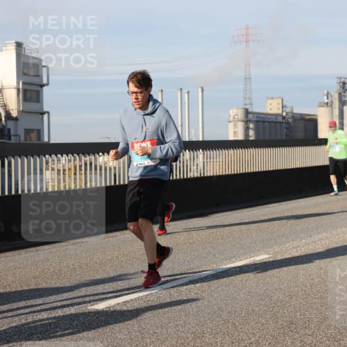 03.10.2025 - Köhlbrandbrückenlauf Lena Gebhardt http://msf.ph/oto/9139681 03.10.2025 09:57:25 Position 2 1179, 1708 meine-sportfotos.de