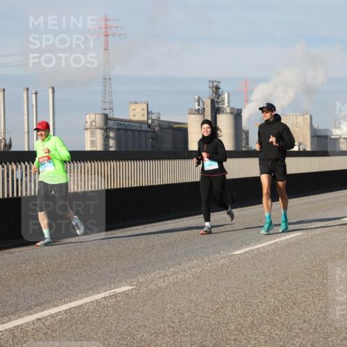 03.10.2025 - Köhlbrandbrückenlauf Lena Gebhardt http://msf.ph/oto/9139697 03.10.2025 09:57:27 Position 2  meine-sportfotos.de