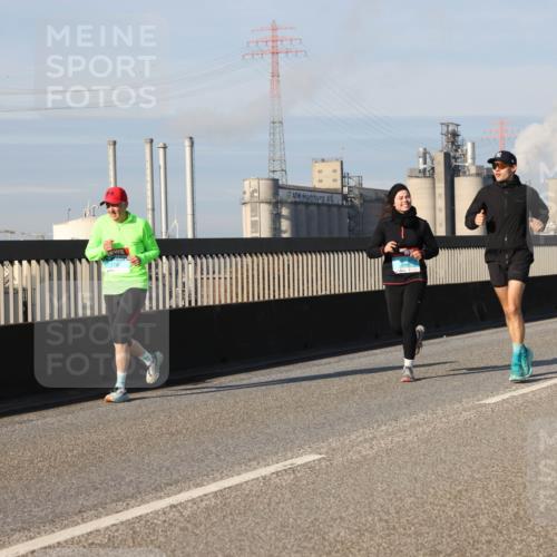 03.10.2025 - Köhlbrandbrückenlauf Lena Gebhardt http://msf.ph/oto/9139709 03.10.2025 09:57:27 Position 2  meine-sportfotos.de