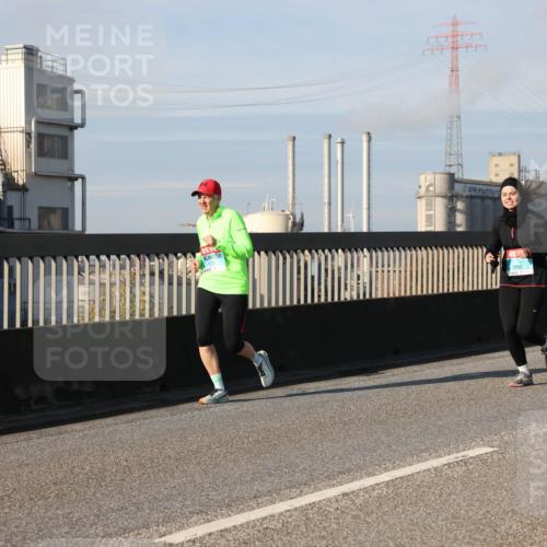 03.10.2025 - Köhlbrandbrückenlauf Lena Gebhardt http://msf.ph/oto/9139717 03.10.2025 09:57:28 Position 2  meine-sportfotos.de