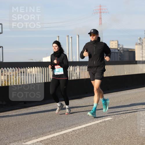 03.10.2025 - Köhlbrandbrückenlauf Lena Gebhardt http://msf.ph/oto/9139734 03.10.2025 09:57:29 Position 2 3792 meine-sportfotos.de