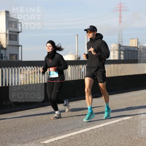 03.10.2025 - Köhlbrandbrückenlauf Lena Gebhardt http://msf.ph/oto/9139738 03.10.2025 09:57:29 Position 2 3792 meine-sportfotos.de