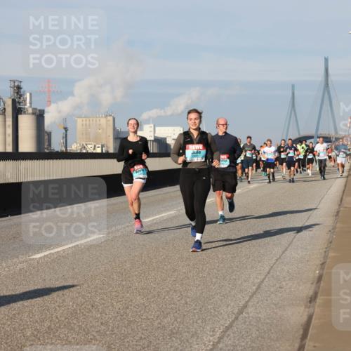 03.10.2025 - Köhlbrandbrückenlauf Lena Gebhardt http://msf.ph/oto/9139743 03.10.2025 09:57:30 Position 2 1821 meine-sportfotos.de