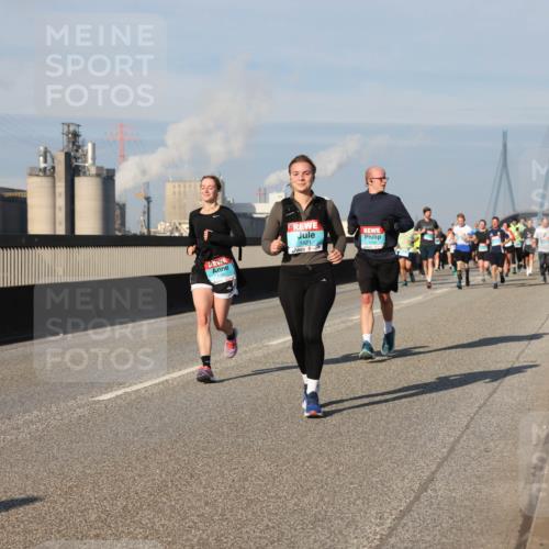 03.10.2025 - Köhlbrandbrückenlauf Lena Gebhardt http://msf.ph/oto/9139746 03.10.2025 09:57:31 Position 2 1821, 1666 meine-sportfotos.de