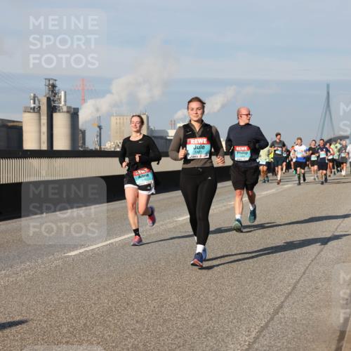 03.10.2025 - Köhlbrandbrückenlauf Lena Gebhardt http://msf.ph/oto/9139749 03.10.2025 09:57:31 Position 2 1821 meine-sportfotos.de
