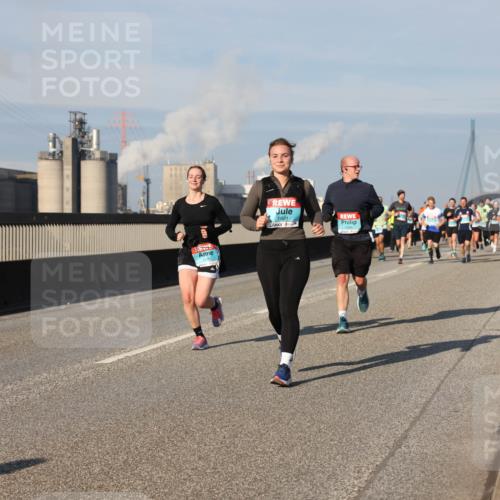 03.10.2025 - Köhlbrandbrückenlauf Lena Gebhardt http://msf.ph/oto/9139753 03.10.2025 09:57:31 Position 2 1821 meine-sportfotos.de