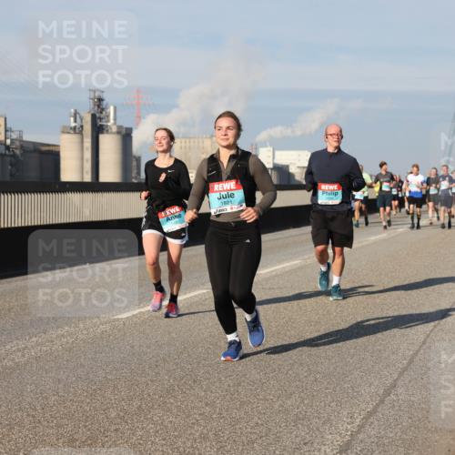 03.10.2025 - Köhlbrandbrückenlauf Lena Gebhardt http://msf.ph/oto/9139762 03.10.2025 09:57:31 Position 2 1821 meine-sportfotos.de