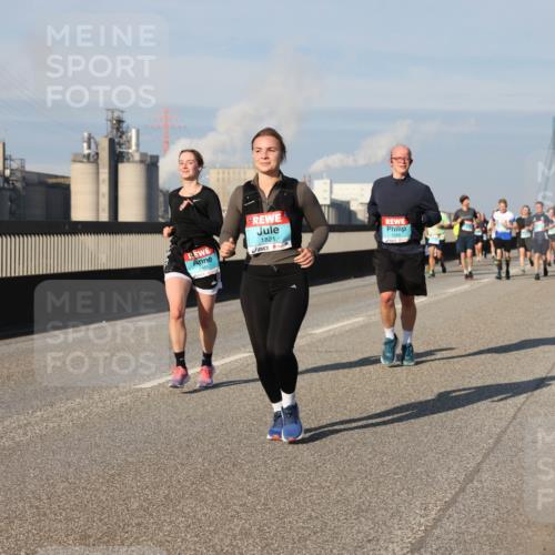03.10.2025 - Köhlbrandbrückenlauf Lena Gebhardt http://msf.ph/oto/9139765 03.10.2025 09:57:32 Position 2 1821 meine-sportfotos.de