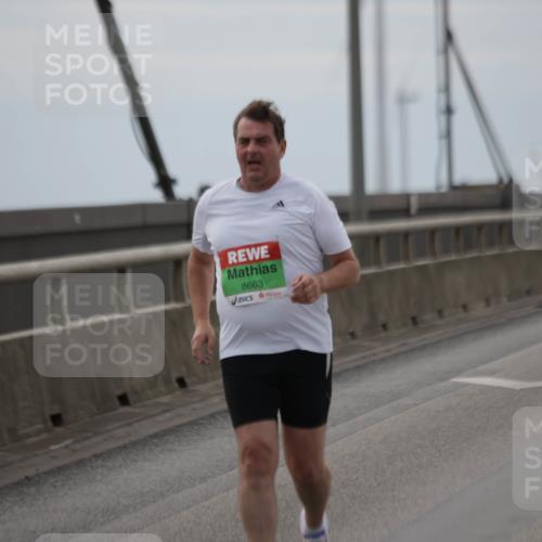 03.10.2025 - Köhlbrandbrückenlauf Jannik Wohlers http://msf.ph/oto/9139766 03.10.2025 16:10:50 Position 1 8663 meine-sportfotos.de