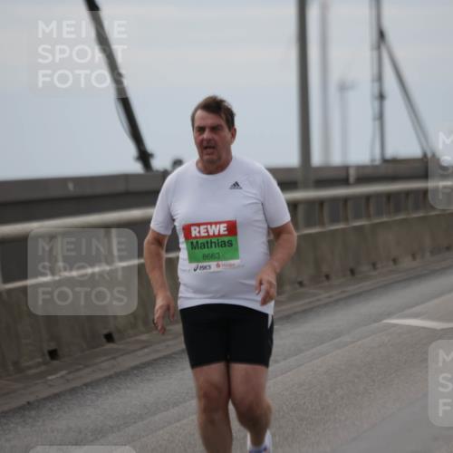 03.10.2025 - Köhlbrandbrückenlauf Jannik Wohlers http://msf.ph/oto/9139774 03.10.2025 16:10:50 Position 1 8663 meine-sportfotos.de