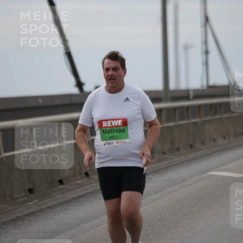 03.10.2025 - Köhlbrandbrückenlauf Jannik Wohlers http://msf.ph/oto/9139778 03.10.2025 16:10:50 Position 1 8663 meine-sportfotos.de