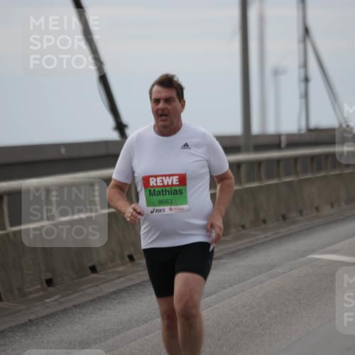 03.10.2025 - Köhlbrandbrückenlauf Jannik Wohlers http://msf.ph/oto/9139783 03.10.2025 16:10:50 Position 1 8663 meine-sportfotos.de